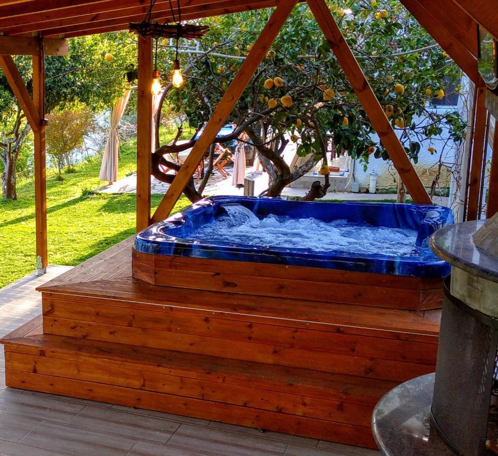 Appartamento The Elysian At Nicopolis Jacuzzi Nikopolis Esterno foto