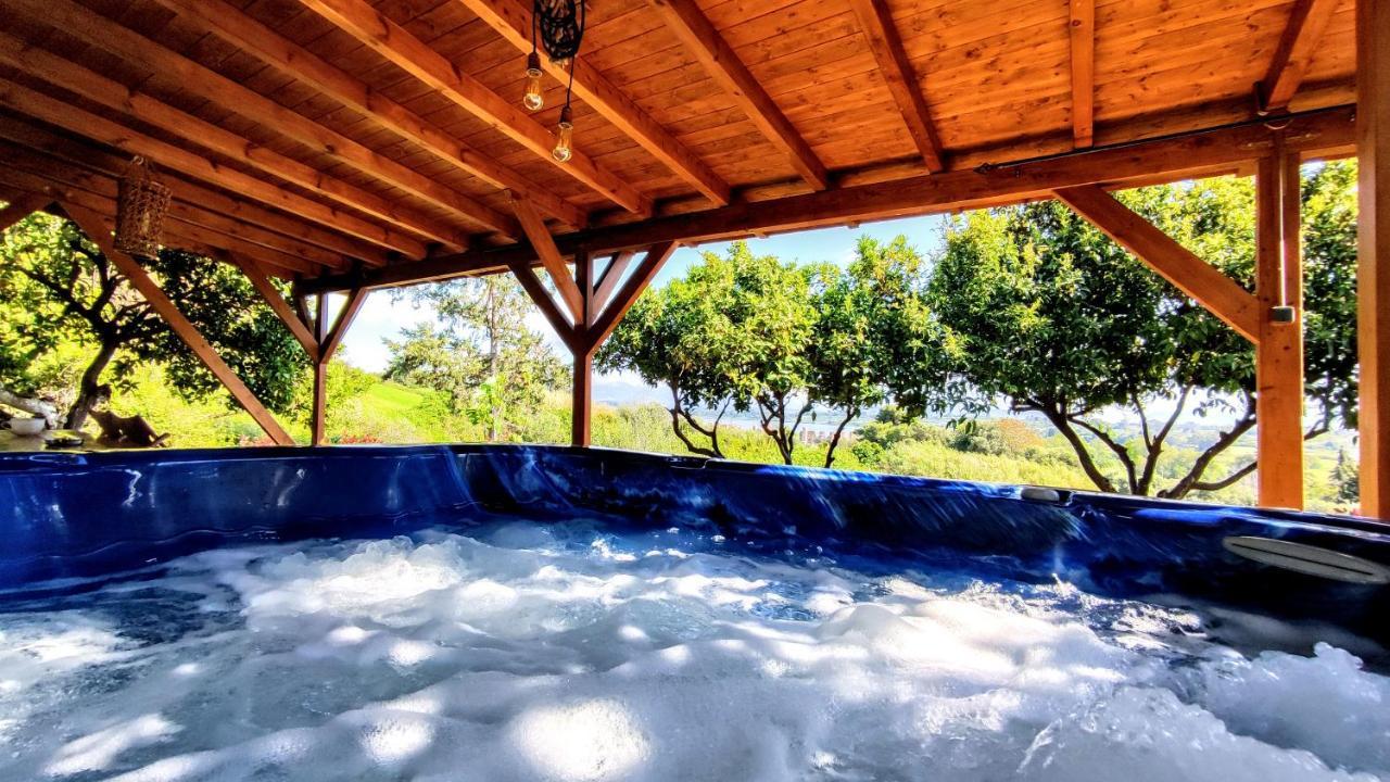 Appartamento The Elysian At Nicopolis Jacuzzi Nikopolis Esterno foto