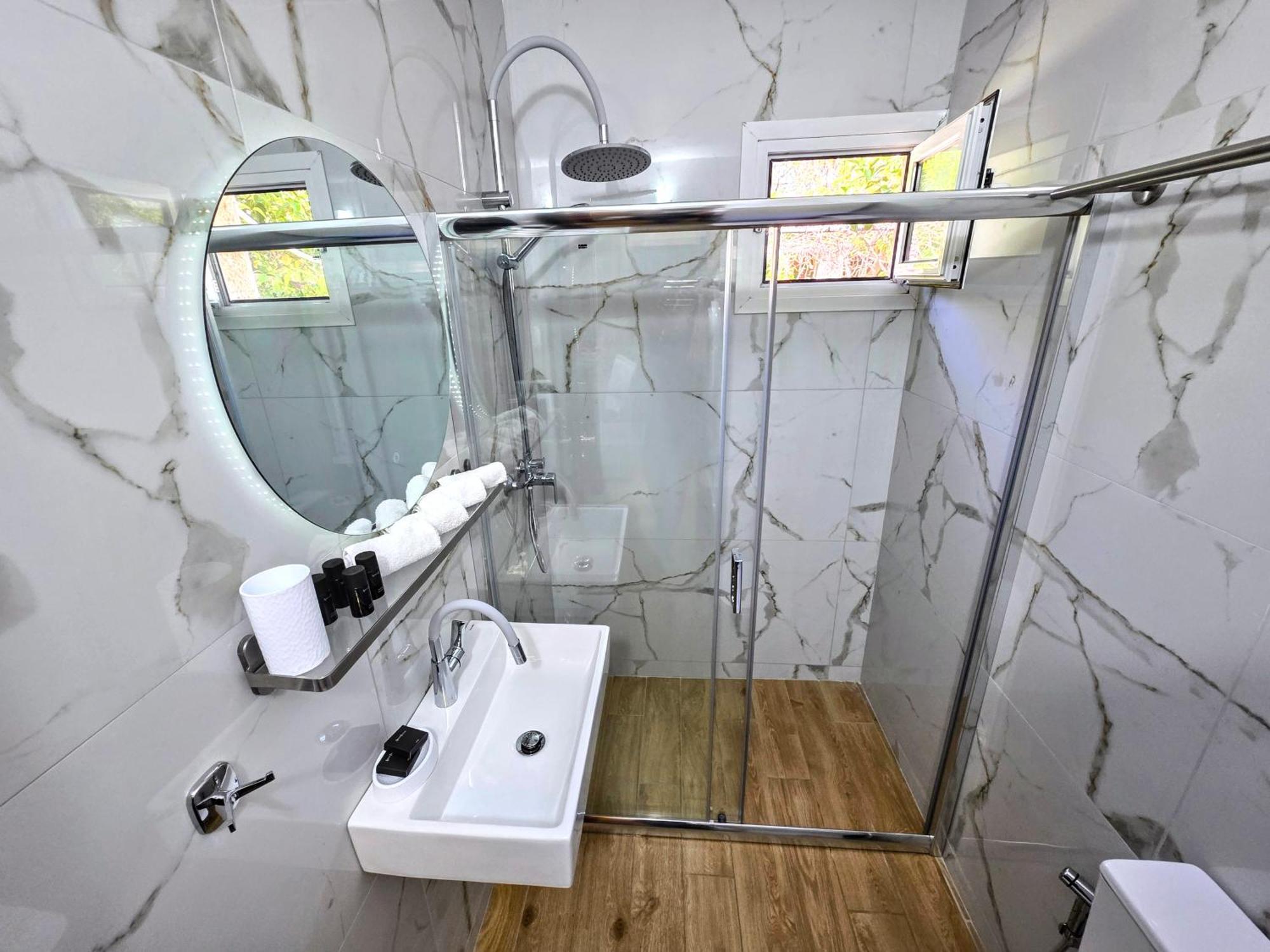 Appartamento The Elysian At Nicopolis Jacuzzi Nikopolis Esterno foto