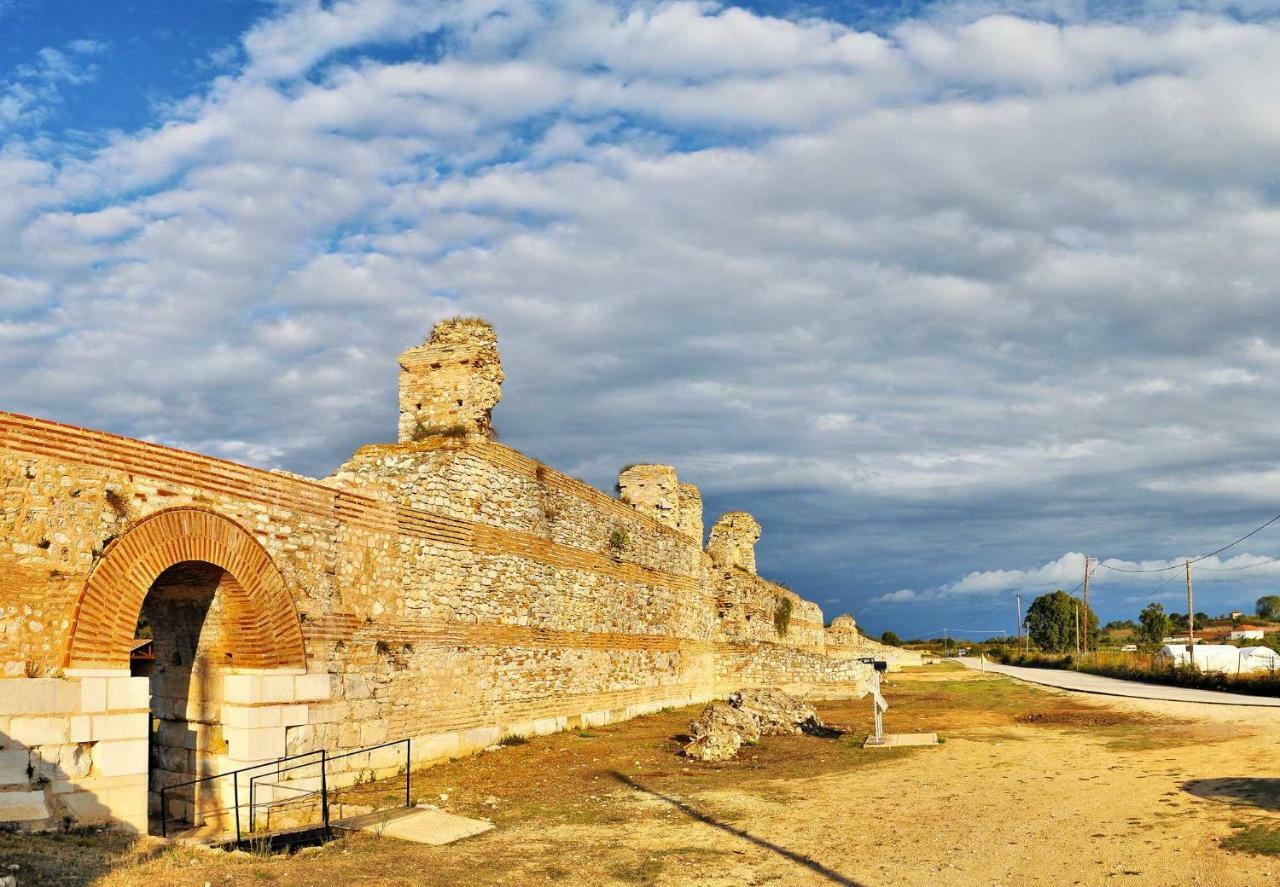 Appartamento The Elysian At Nicopolis Jacuzzi Nikopolis Esterno foto